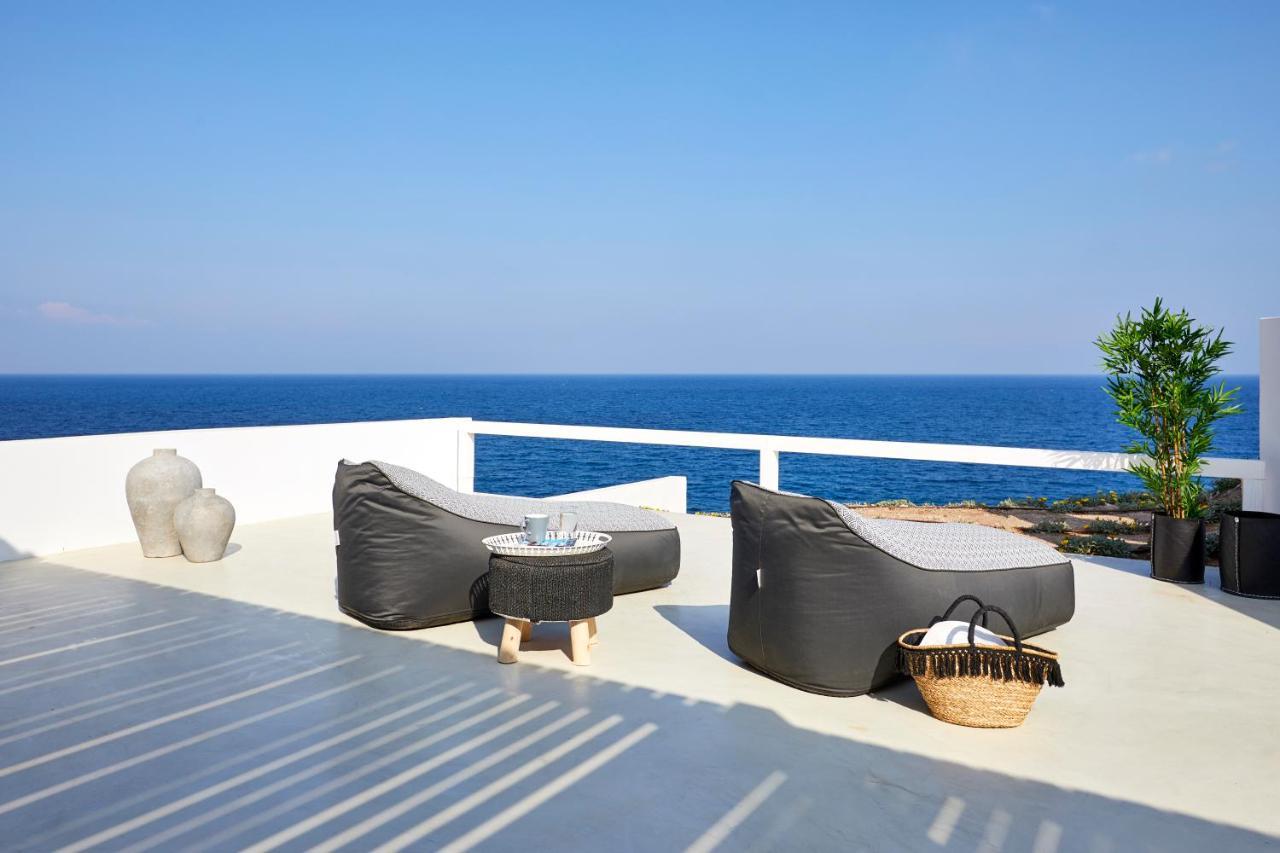 Infinite Blue Luxury Suites ثيرا المظهر الخارجي الصورة
