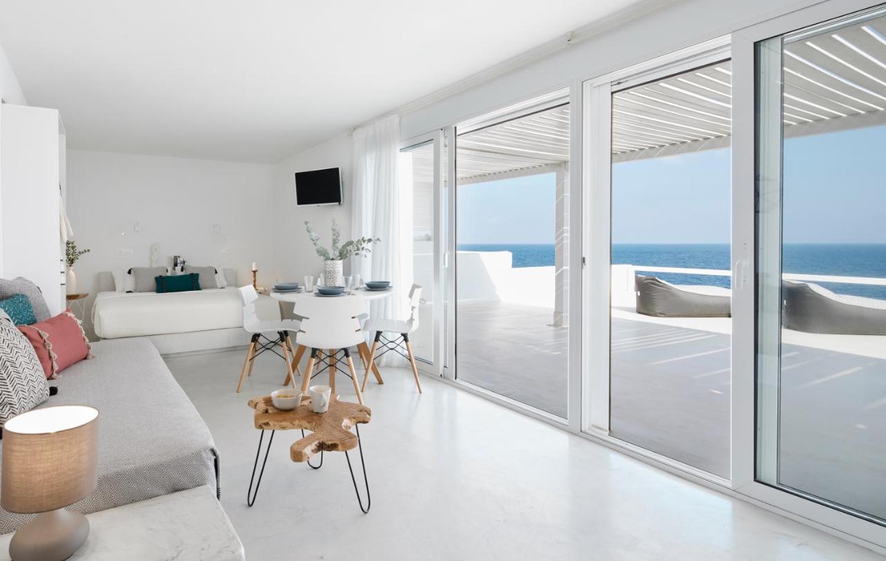 Infinite Blue Luxury Suites ثيرا المظهر الخارجي الصورة