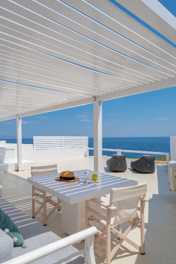 Infinite Blue Luxury Suites ثيرا المظهر الخارجي الصورة