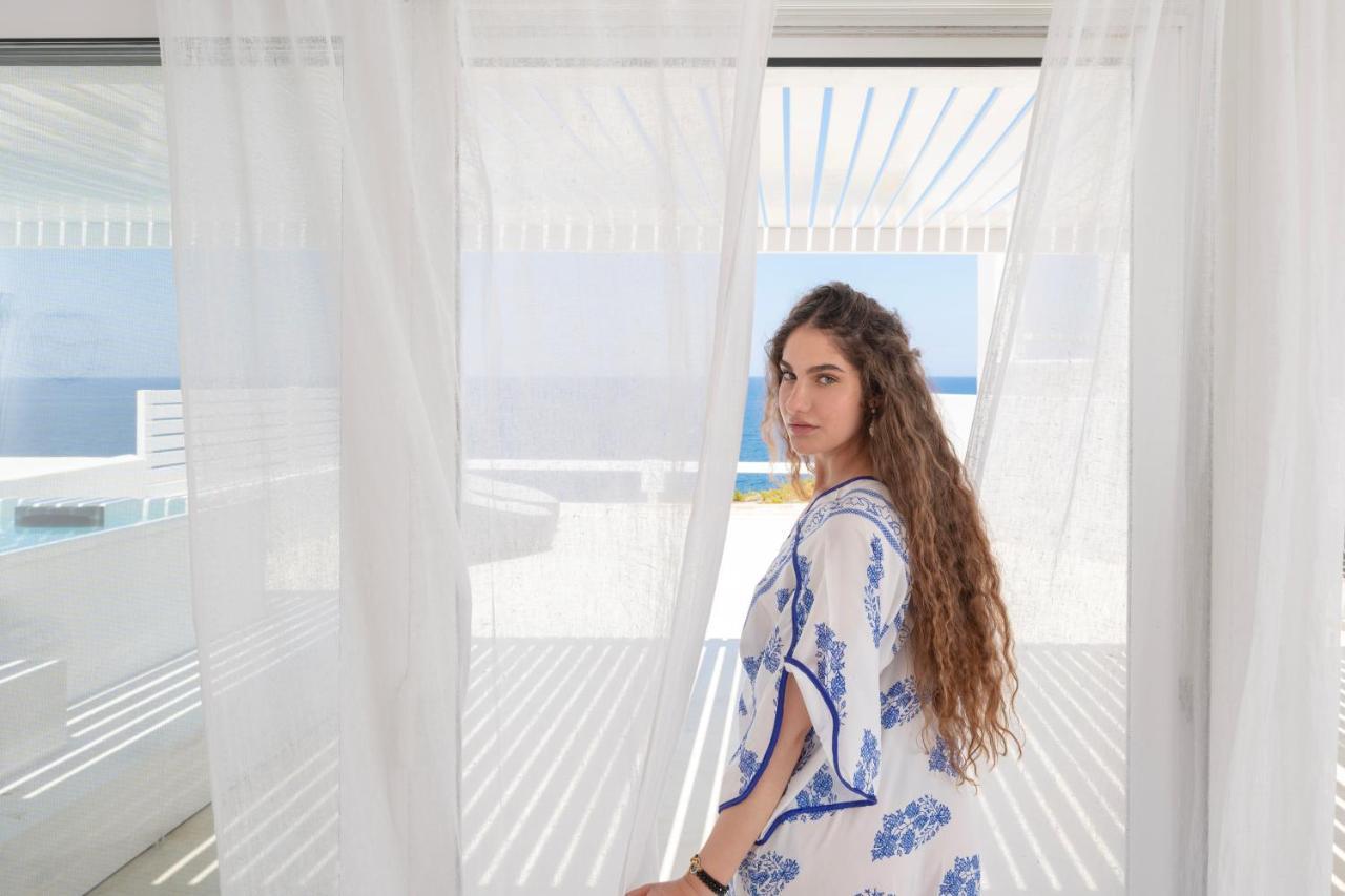 Infinite Blue Luxury Suites ثيرا المظهر الخارجي الصورة